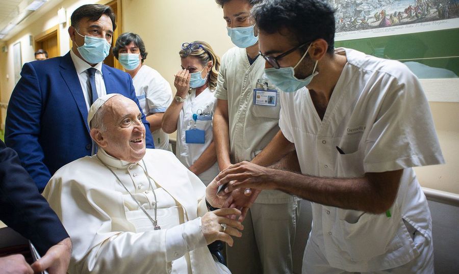 Center 2021 07 11t134943z 957328895 rc29io91v61g rtrmadp 3 pope surgery angelus