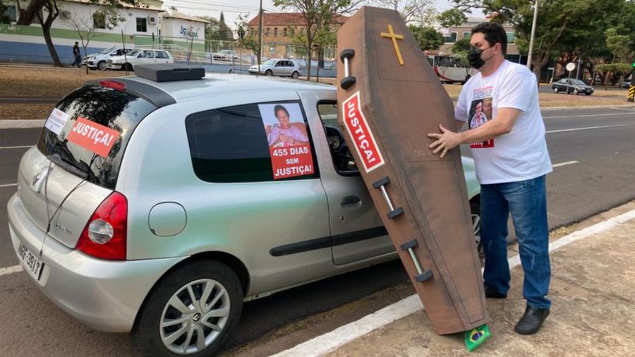 Center protesto com caixao negligencia medica em campo grande widelg