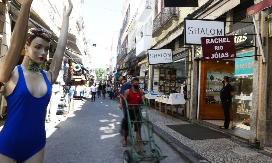 Center comercio na saara reabre no rio tnrgo abr 0904216707