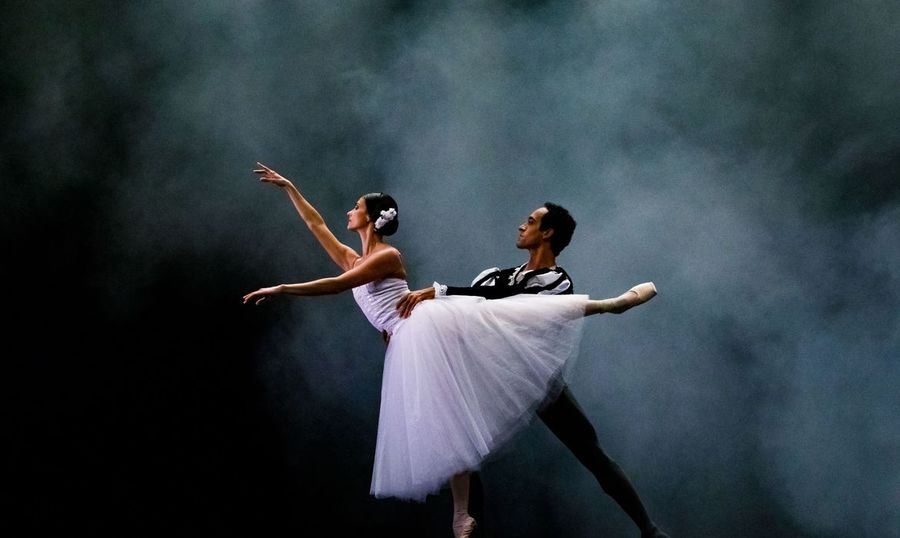 Center spcd thamiris prata e geivison moreira em giselle ato ii remontagem de lars van cauwenbergh foto nanah dluize