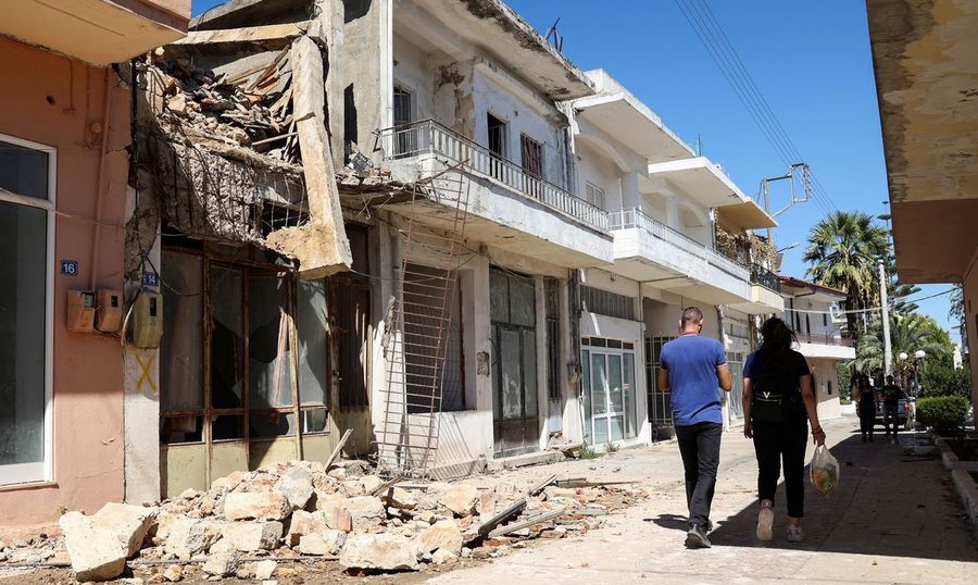 Center 2021 09 27t141317z 810795151 rc2byp9dvefm rtrmadp 3 greece quake