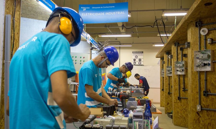 Center eletricidade industrialcvinicius magalhaes 4113