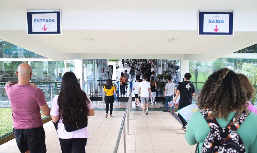 Center enem vac abr 2811214312