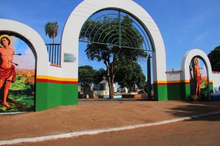 Center left or right img 3407