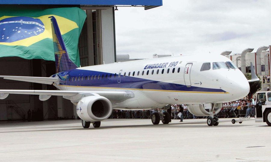 Center embraer 190