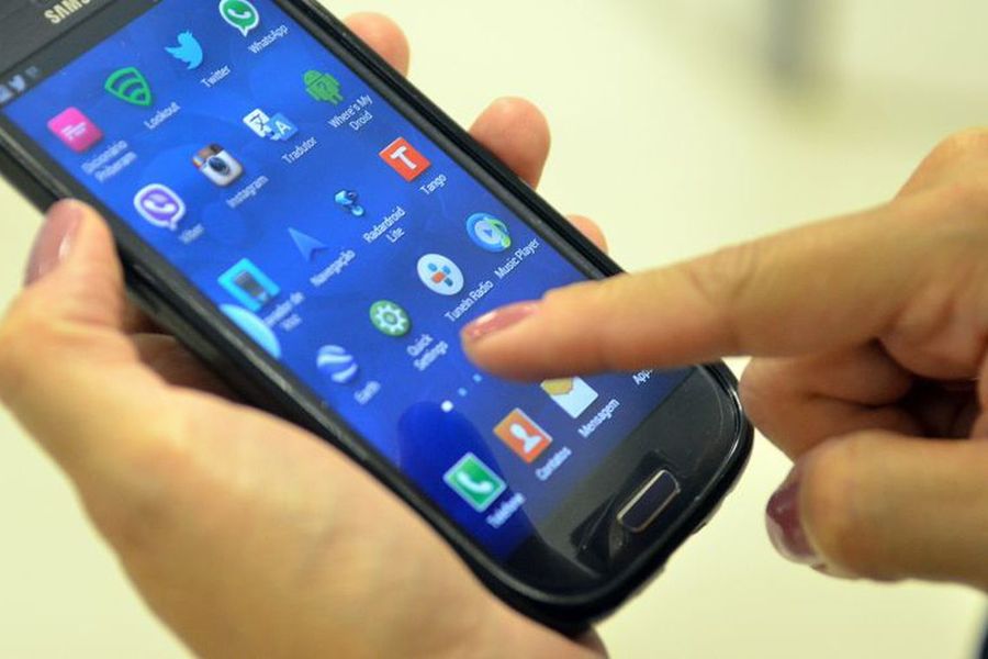 Center smartphone