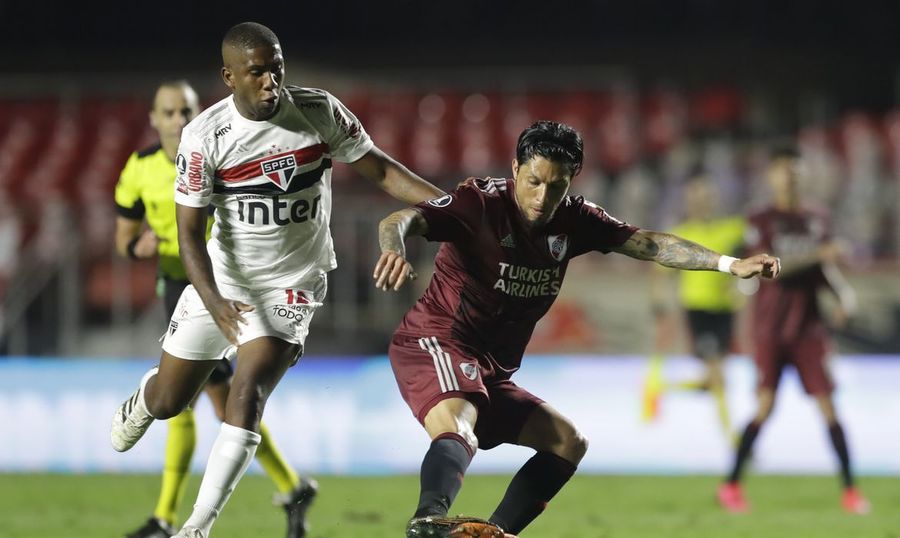 Center 2020 09 17t235622z 1647675676 hp1eg9h1uhy8i rtrmadp 3 soccer libertadores sao riv report