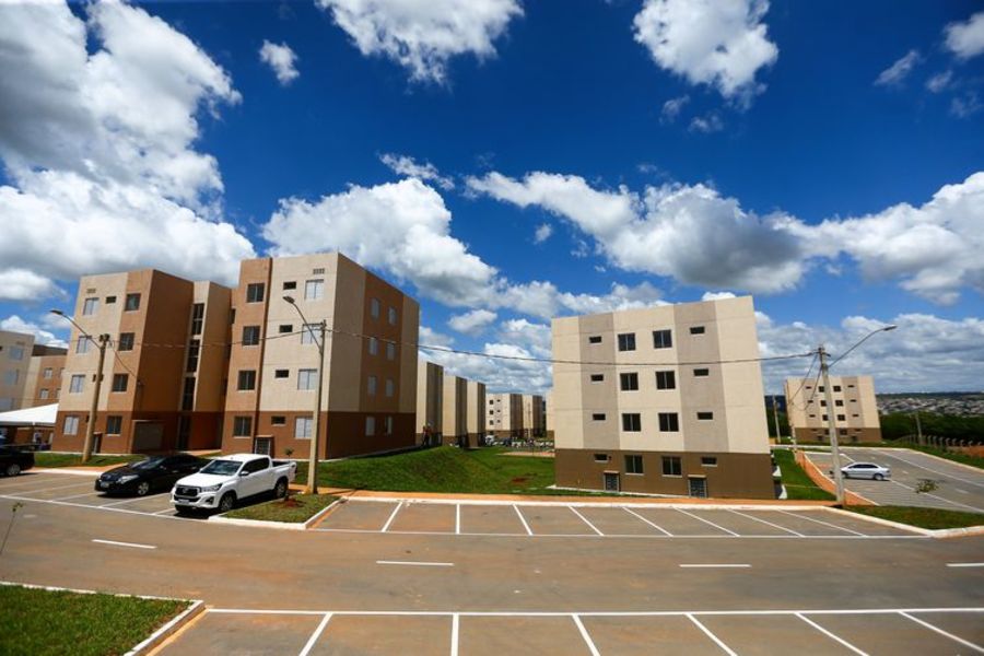 Center canuto casas abr181219img 04324900