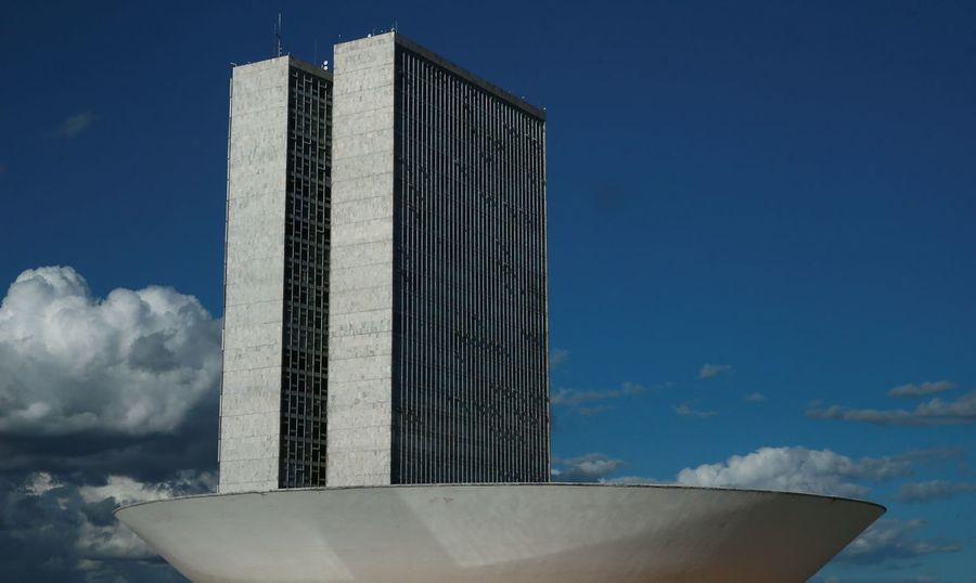 Center monumentos brasilia cupula plenario da camara dos deputados3103201339