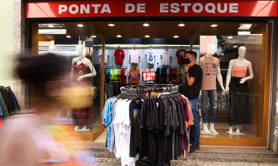 Center comercio na saara reabre no rio tnrgo abr 0904216706