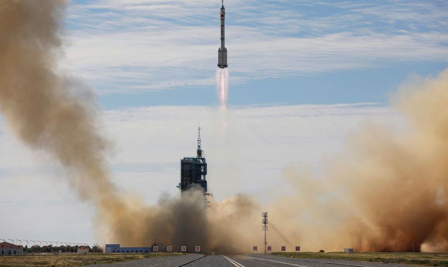 Center 2021 06 17t014551z 528419043 rc212o9jp8t2 rtrmadp 3 space exploration china shenzhou