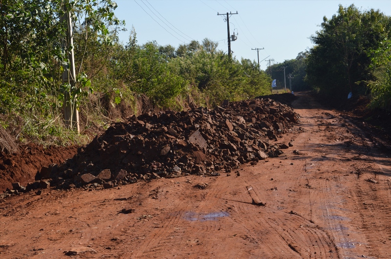 Meio ambiente proibe retirada de cascalho