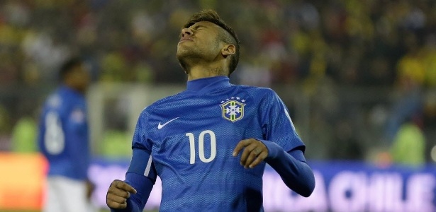 Neymar se lamenta no jogo do brasil contra a colombia na copa america 1434591517431 615x300