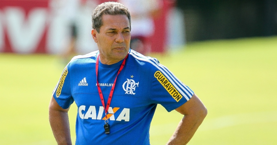 Vanderlei luxemburgo observa treinamento do flamengo no ct ninho do urubu 1429054801251 956x500