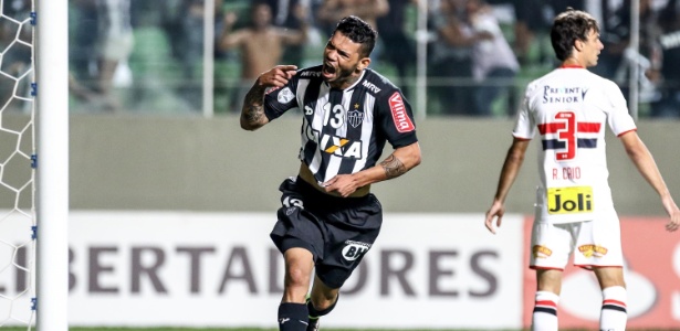 Carlos comemora o seu gol pelo atletico mg contra o sao paulo na libertadores 1463624704299 615x300