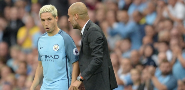 Guardiola orienta nasri durante a vitoria do manchester city sobre o west ham 1472403335027 615x300