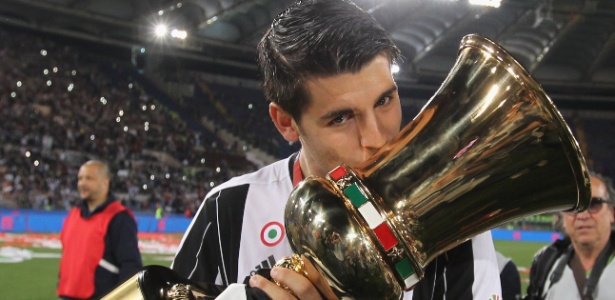 Morata beija taca do campeonato italiano apos conquista pela juventus 1465424905607 615x300