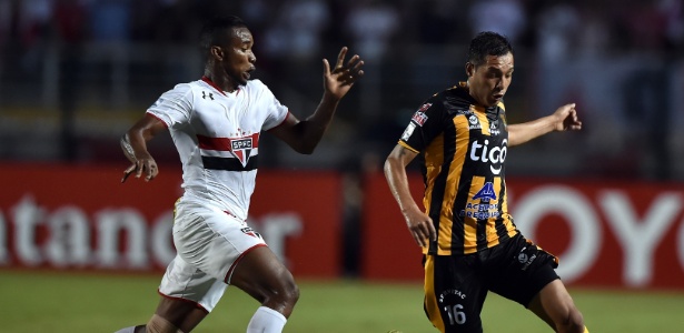 Thiago mendes briga com walter veizaga do the strongest pela bola 1455749173031 615x300