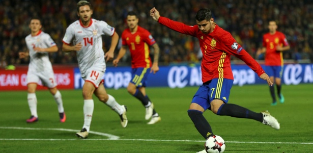 Morata da espanha tenta uma finalizacao contra a macedonia 1478983469089 615x300