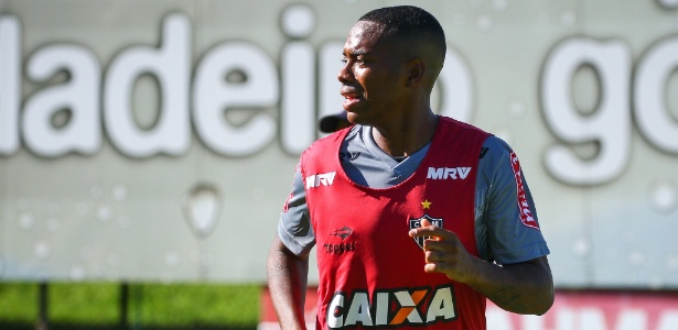 Robinho participa de treino no atletico mg 1484000238997 615x300