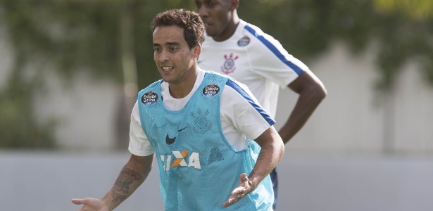 Jadson em acao no treino do corinthians realizado no ct joaquim grava 1487985240101 615x300