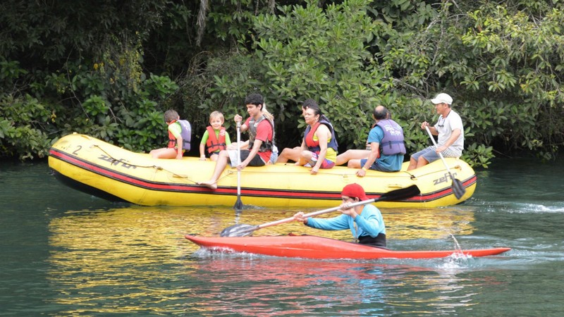 Passeio bote bonito