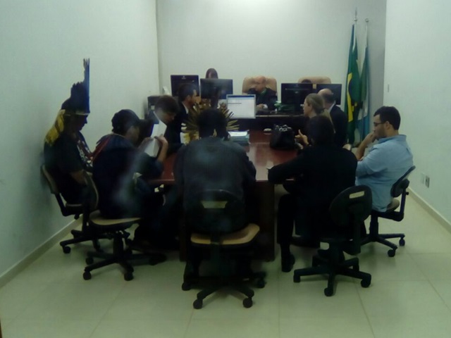 Indios funai reuniao dv1