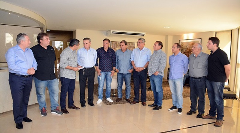 05 0119 0145 reuniao deputados ar