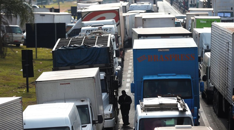 Bloqueios de rodovias em sao paulo