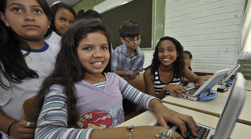 Alunos computador